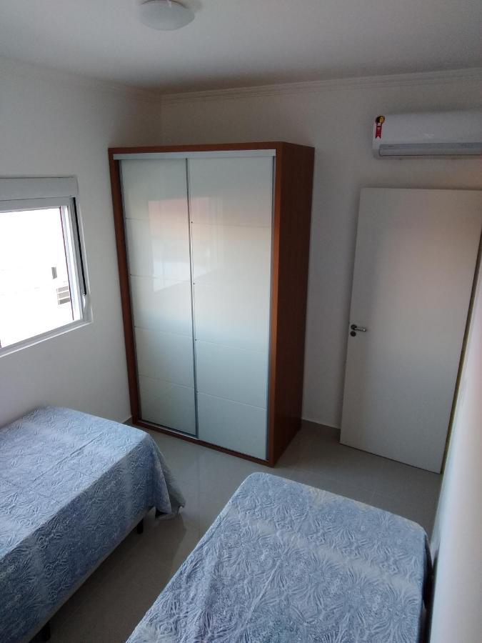 Apto 2 QTOs com Suíte próximo a Praia e Centrinho Florianópolis Exterior foto